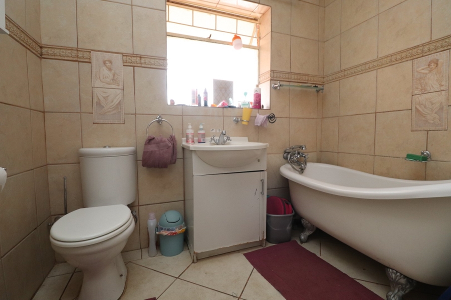 2 Bedroom Property for Sale in Wilkoppies North West
